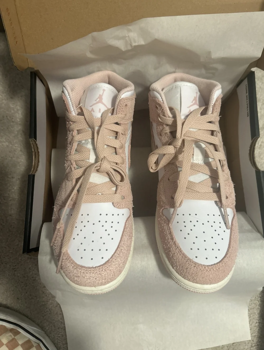 Nike Air Jordan 1 Mid SE White/Sail/Legend size 6 womens blush pink suede New